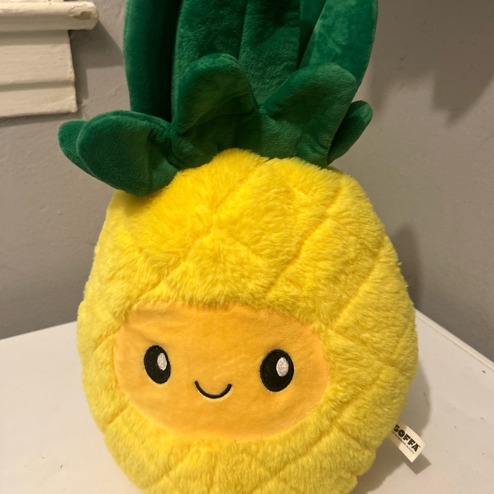 Pineapple Plushy - Picture 1 of 3